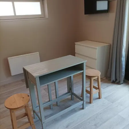 Апартаменты Le Petit Chez-vous Ла-Ривьер-Сен-Совёр